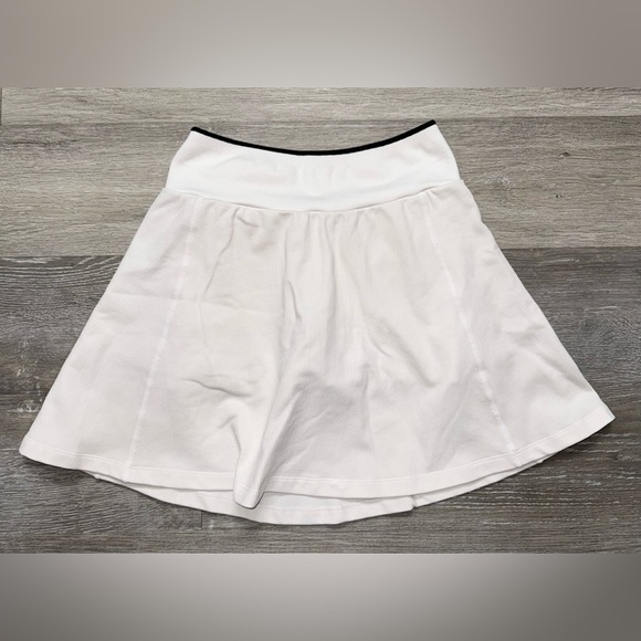 Fabletics Seamless Flounce Skirt size S - Picture 6 of 10